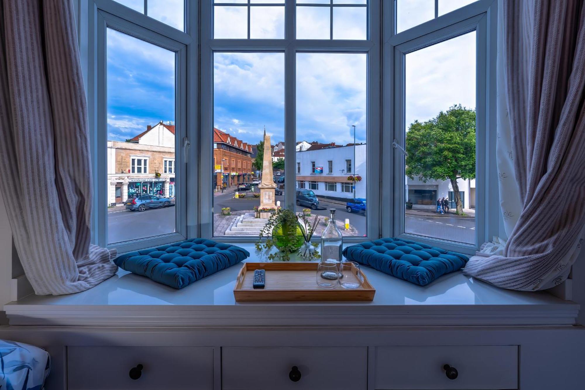 Modern Serviced Apartment: Views Of Village Center Бристоль Экстерьер фото